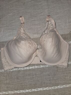 Natori Lace Trim Underwire Bra in Tan Blush
